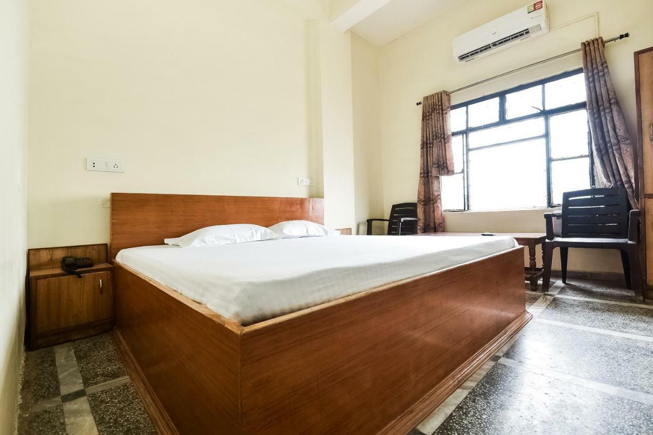 Hotel Lalit Palace Babina Eksteriør billede