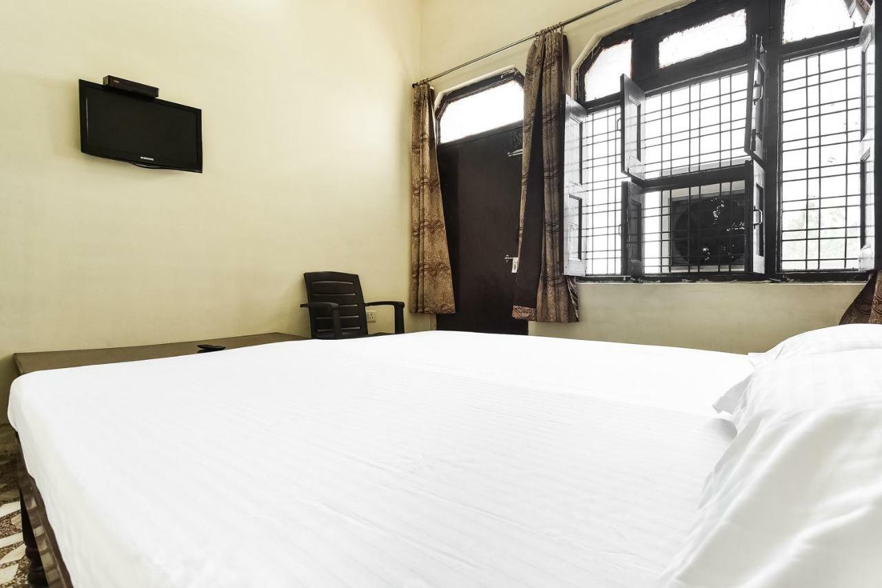 Hotel Lalit Palace Babina Eksteriør billede